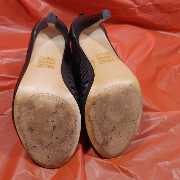 Shoe Mint Women's Heels - Picture 2 of 5